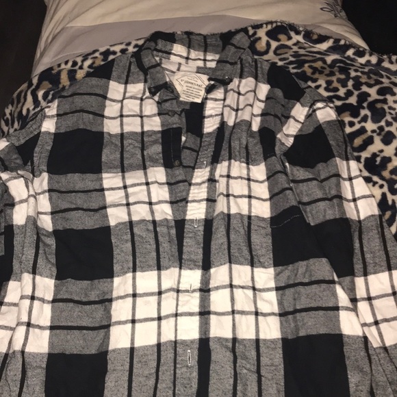 Collared Plaid Shirt - Picture 2 of 4